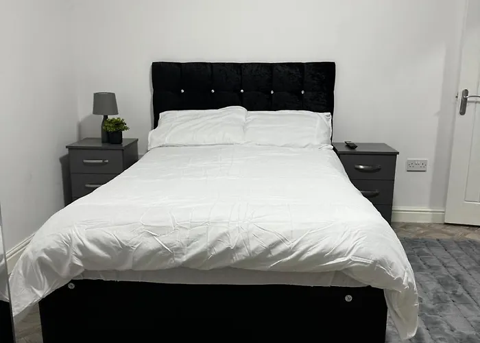 1 Bedroom Kitchen Flat