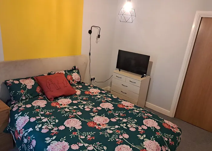 Private And Comfortable Room In Cosy Home