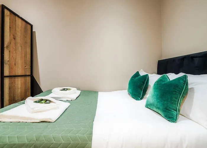 2Br Central Nottingham Flat Wi-Fi Parking Sleeps