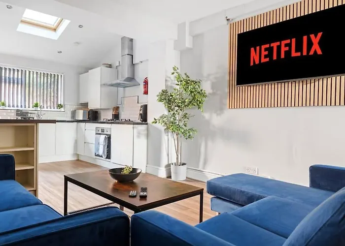 Work & Explore - 3Br City Stay - Free Parking