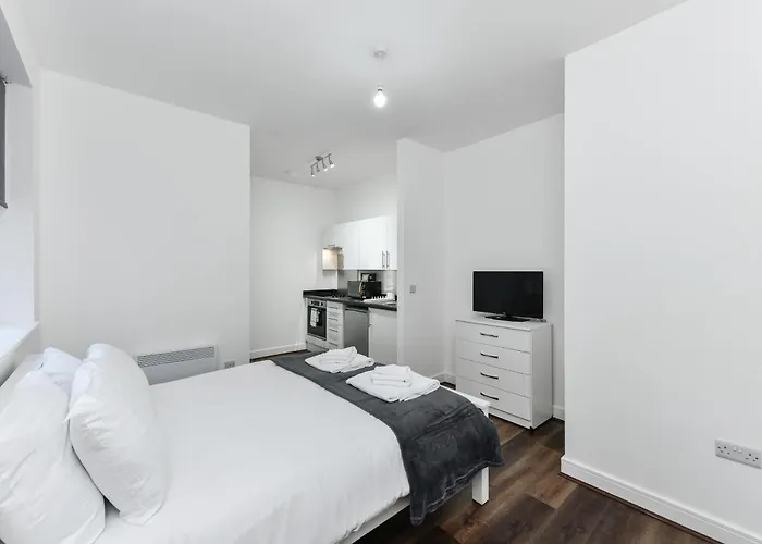 Church Street Flat 10 - Minimalist Studio In Basford