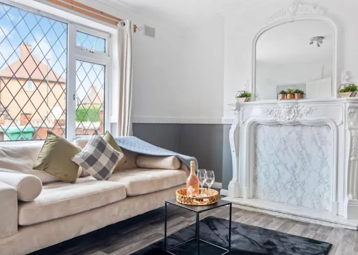 Bright And Cozy 3-Br Home Perfect For Your Escape