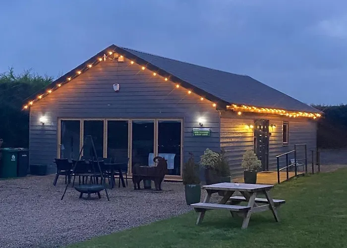 King Richard\'S Luxury Lodge - Sleeps Up To 8 ,Dog Friendly ,Near Sherwood Forest At Fairview Farm In Nottingham Set In 88 Acres And Great For Groups,Family Gatherings,Corporate Events