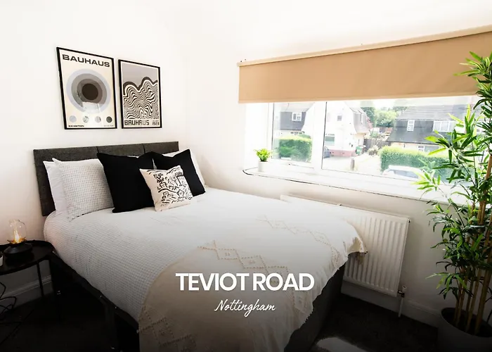 Charming 3-Bed Home In Nottingham By Renzo, Free Parking, Free Wi-Fi!