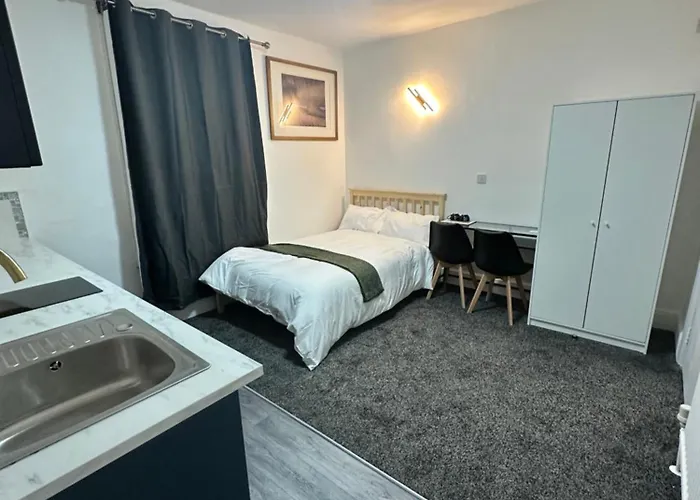 Room 7 Ng3 2Az
