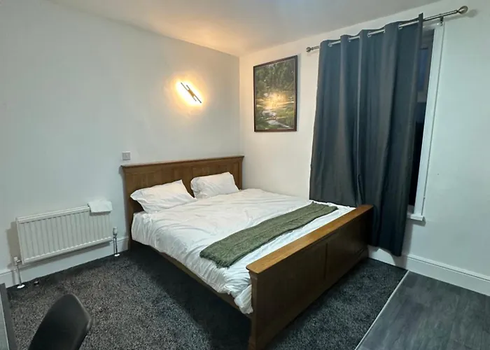 Room 8 Ng3 2Az