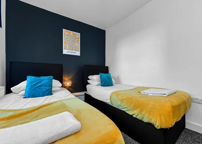 2-Bed Apartment Close To Town Centre And Transport