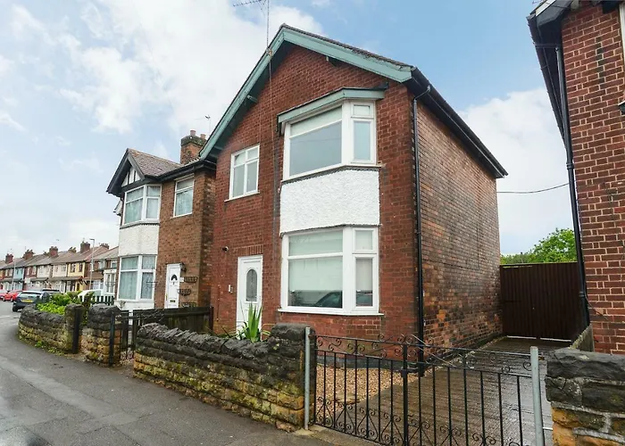 Cosy House In The Heart Of Beeston With Free Parking And Wifi