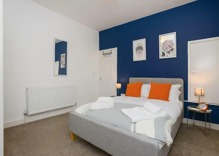 De Luxe Short Stays-Beeston House