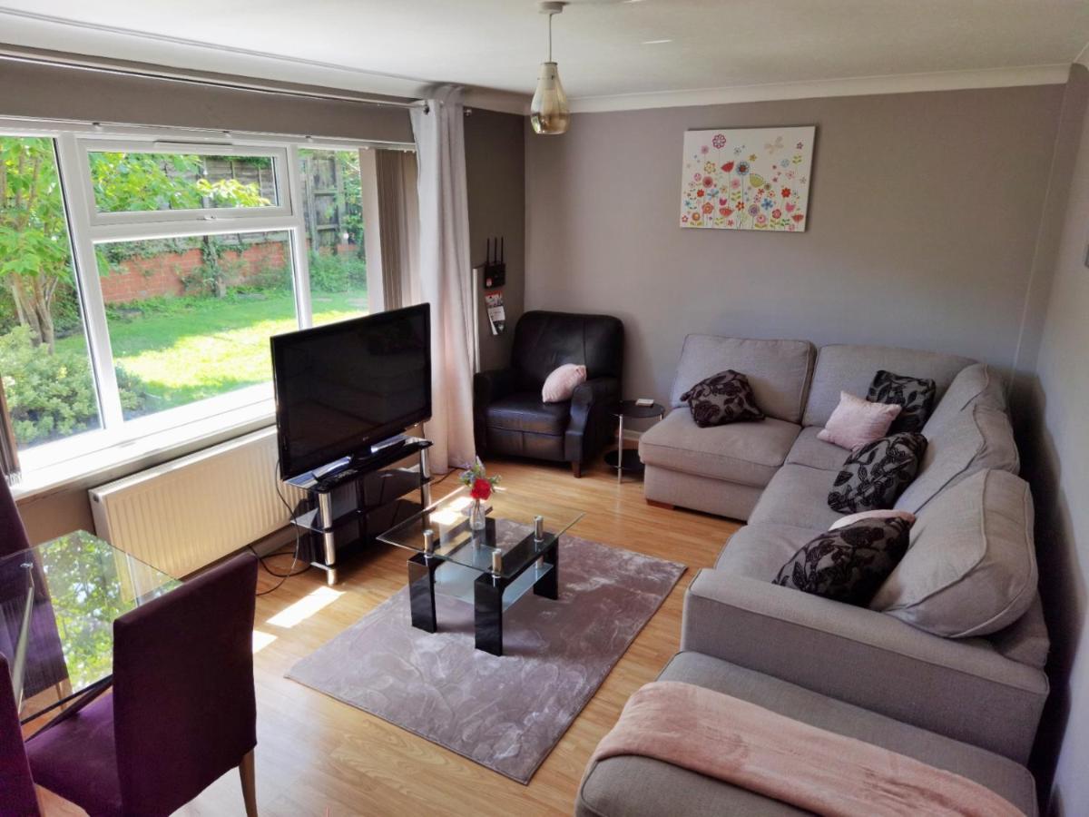 Fourth Avenue, Lovely Bungalow Available For Guests And Contractors Parking Wifi * Nottingham