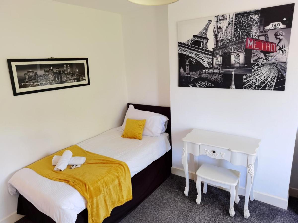 Perry Road, Beautiful Large House Available For Guests And Contractors Parking Wifi Nottingham