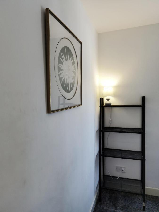Holiday home Perry Road, Beautiful Large House Available For Guests And Contractors Parking Wifi Nottingham