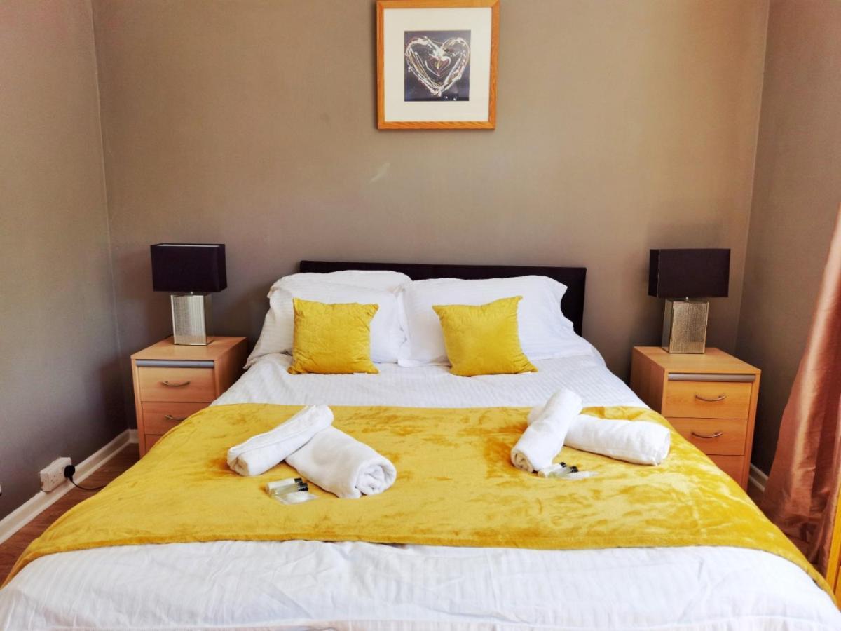 Fourth Avenue, Lovely Bungalow Available For Guests And Contractors Parking Wifi Nottingham