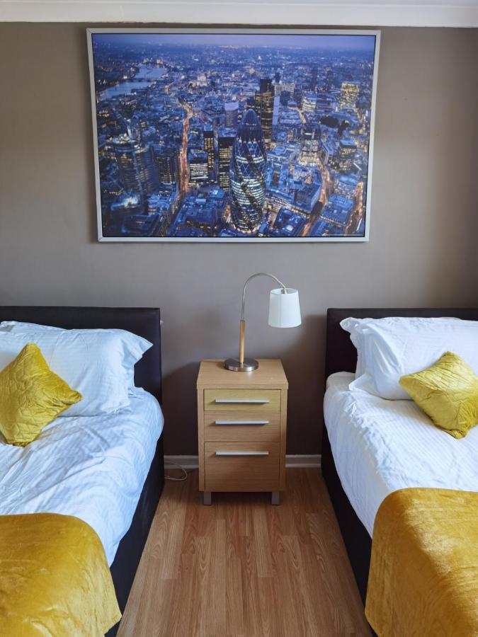 Fourth Avenue, Lovely Bungalow Available For Guests And Contractors Parking Wifi * Nottingham