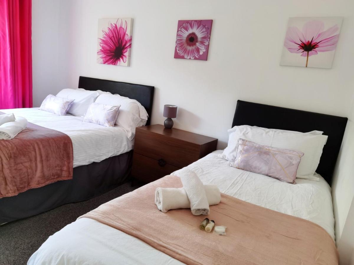 Holiday home Perry Road, Beautiful Large House Available For Guests And Contractors Parking Wifi *