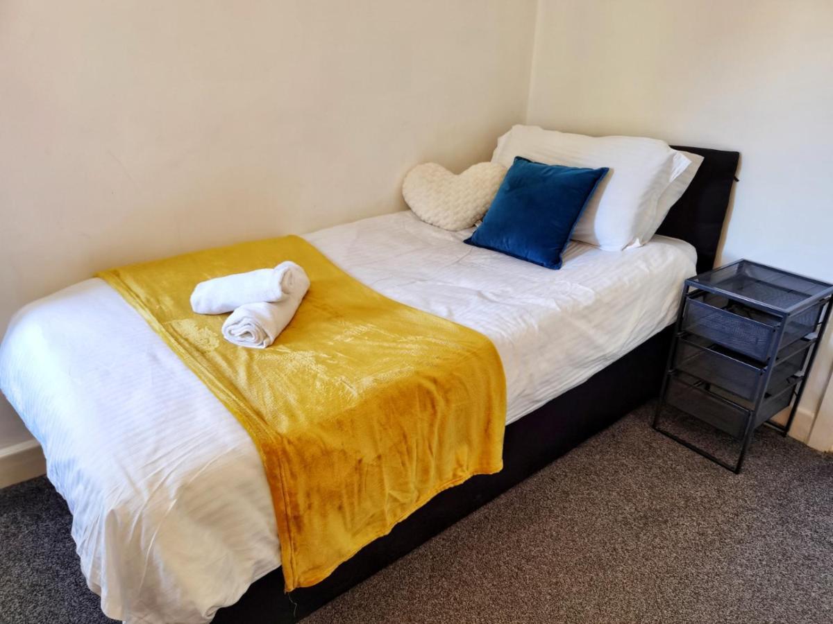 Holiday home Perry Road, Beautiful Large House Available For Guests And Contractors Parking Wifi