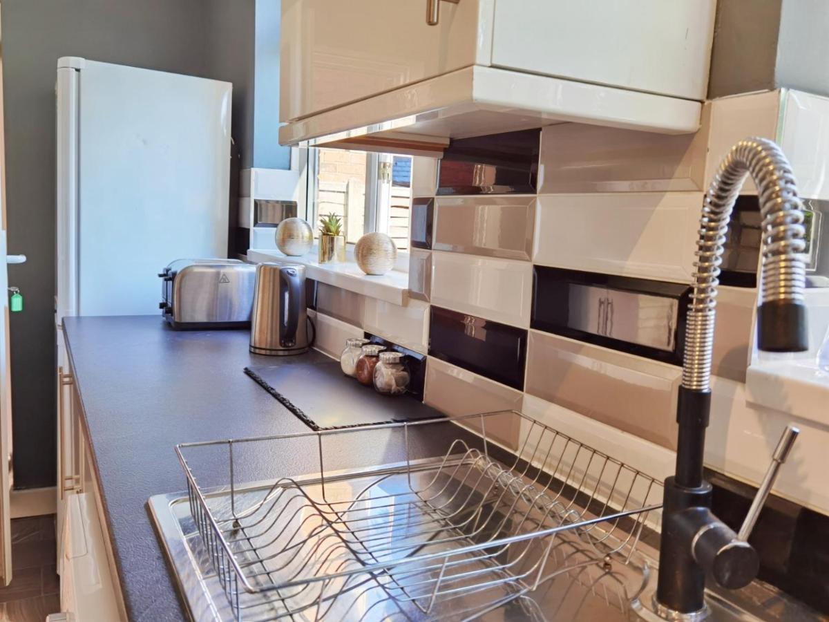 Perry Road, Beautiful Large House Available For Guests And Contractors Parking Wifi Holiday home