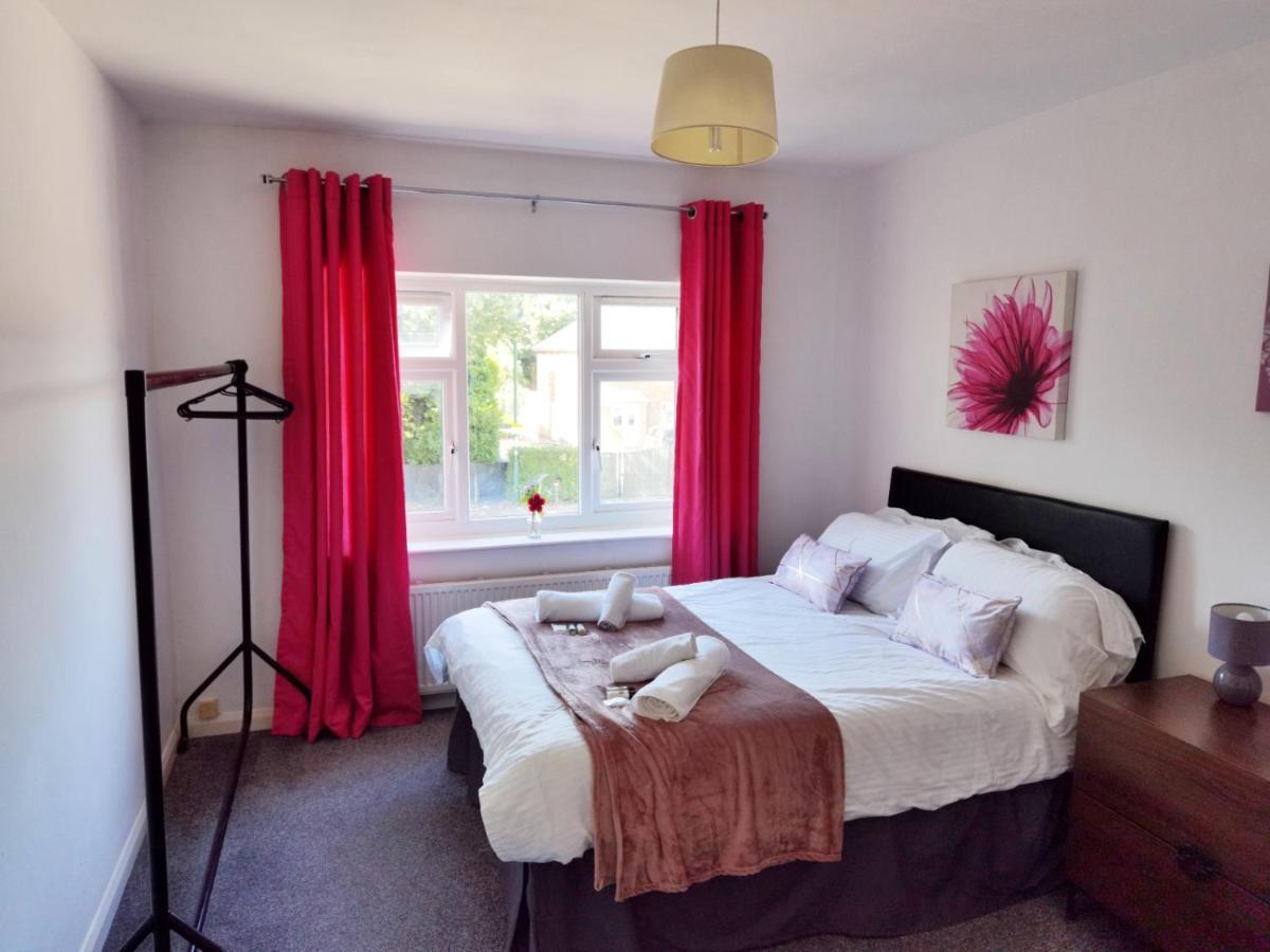 Perry Road, Beautiful Large House Available For Guests And Contractors Parking Wifi Nottingham