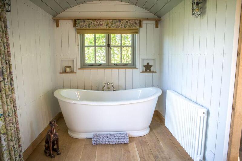 Perkins Luxury Shepherd Huts *