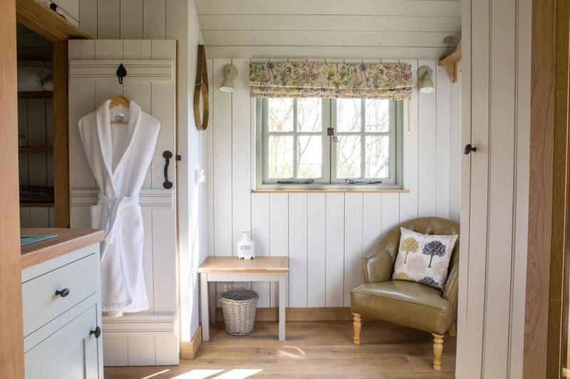 Perkins Luxury Shepherd Huts * Nottingham