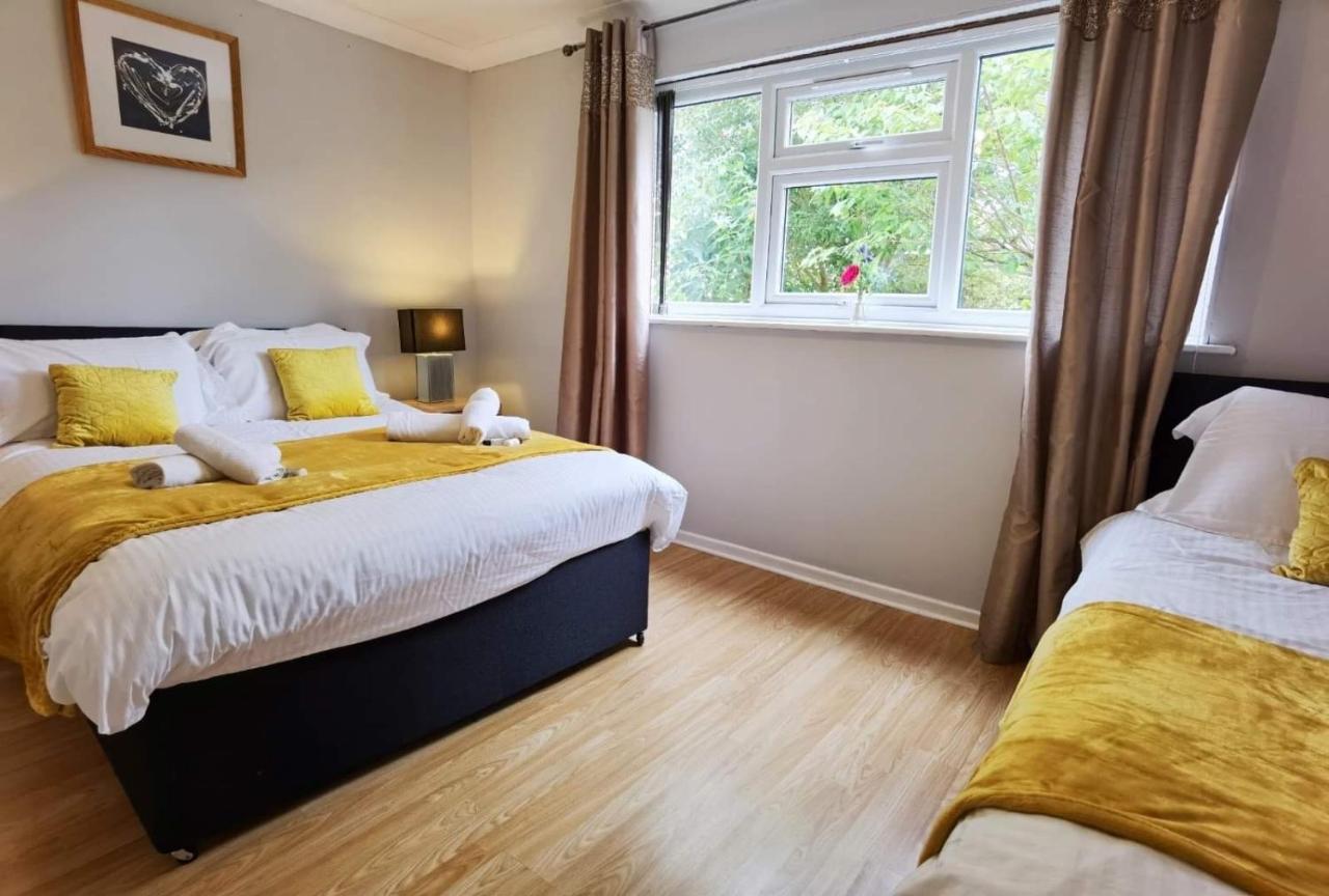 Fourth Avenue, Lovely Bungalow Available For Guests And Contractors Parking Wifi Casa de férias