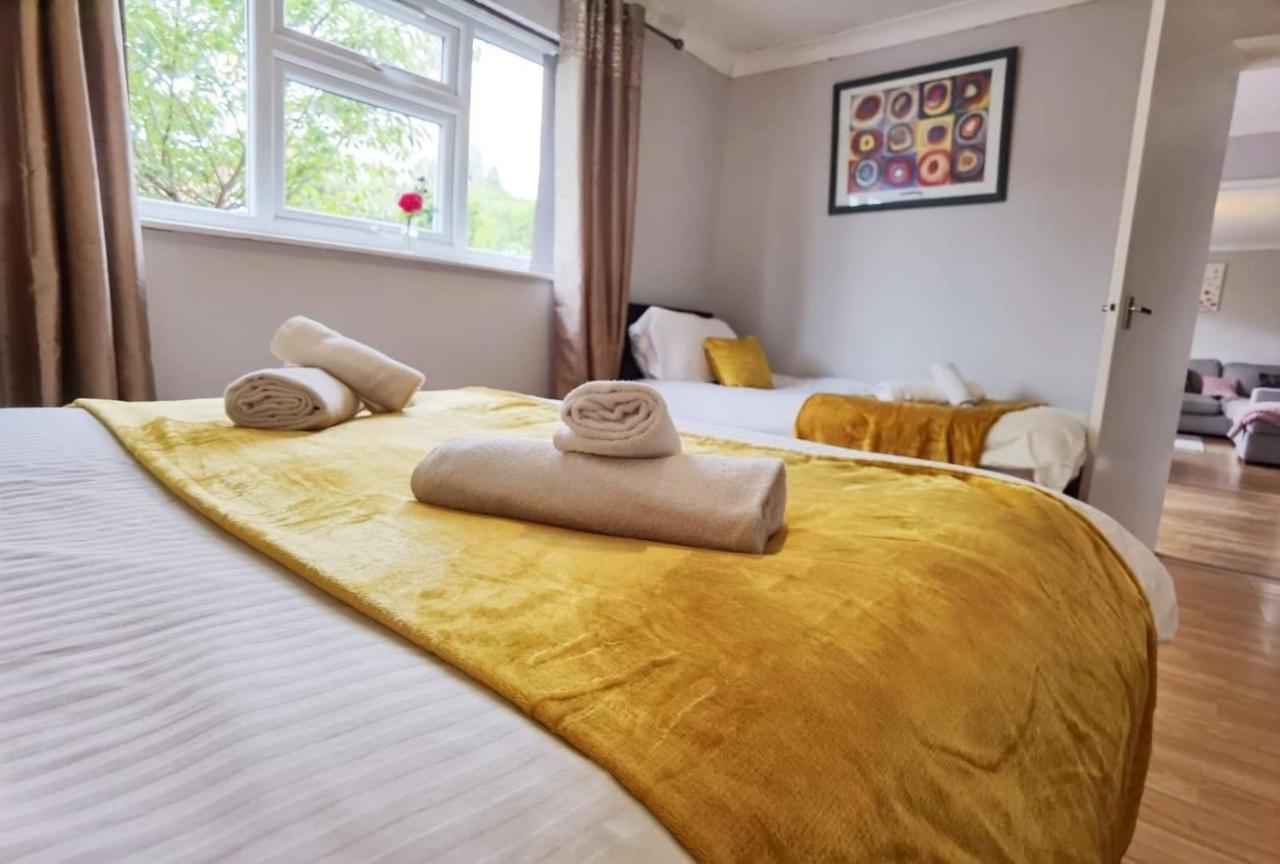 Fourth Avenue, Lovely Bungalow Available For Guests And Contractors Parking Wifi *