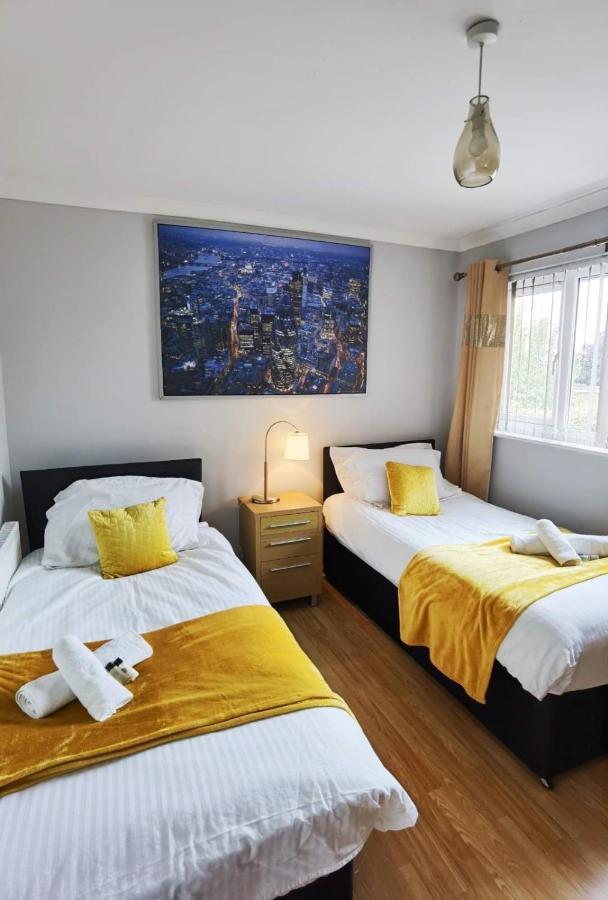 Fourth Avenue, Lovely Bungalow Available For Guests And Contractors Parking Wifi Nottingham
