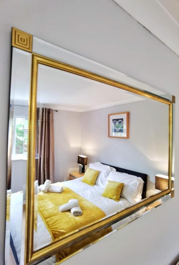 Fourth Avenue, Lovely Bungalow Available For Guests And Contractors Parking Wifi Casa de férias *
