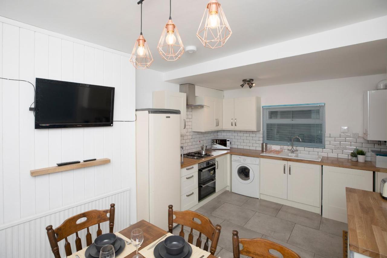 Arthouse - Lovely, Spacious And Elegant 5bed House Casa de férias Nottingham