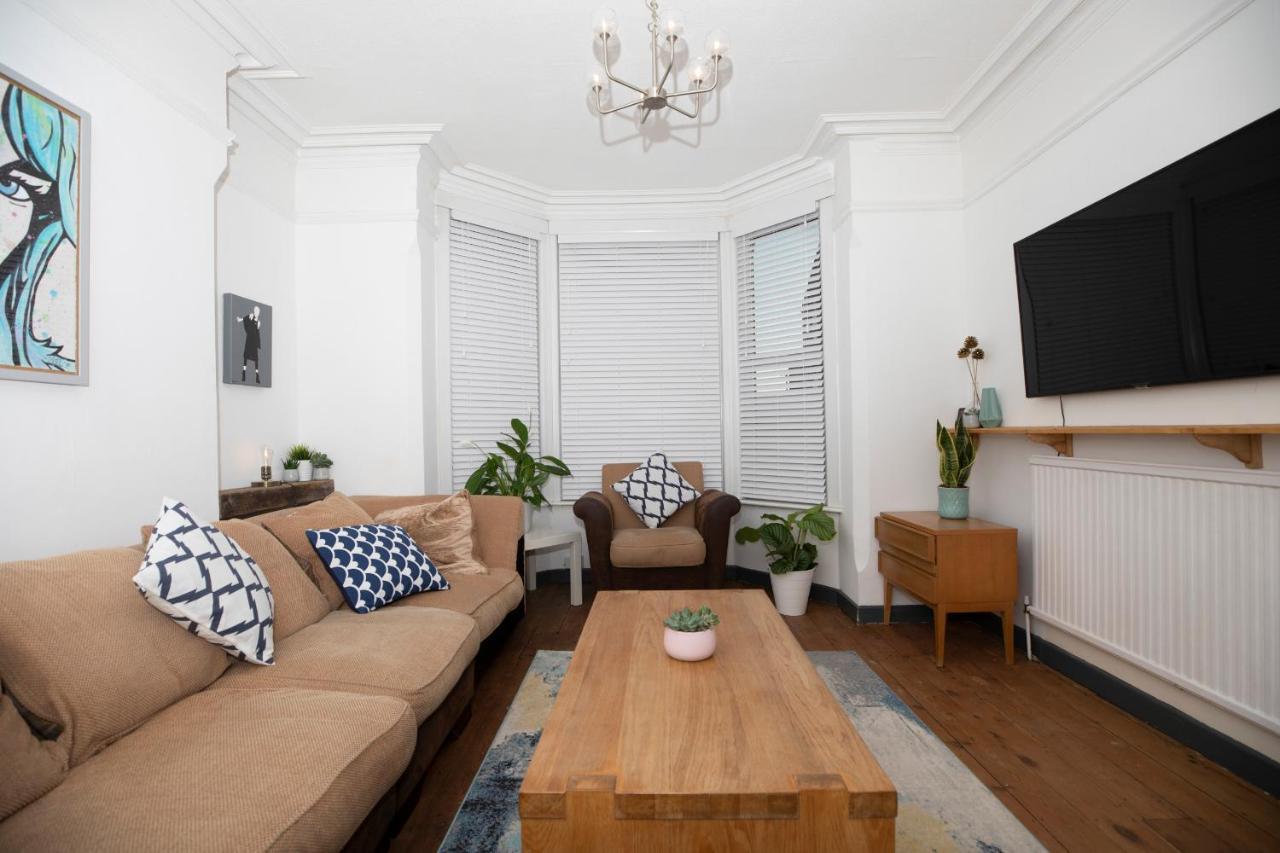Arthouse - Lovely, Spacious And Elegant 5bed House Casa de férias *