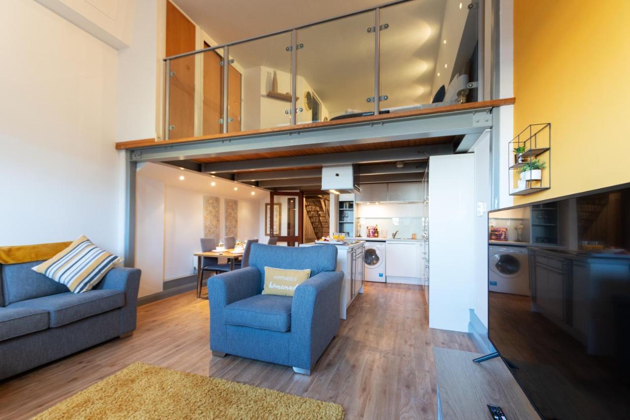 Apartment De Luxe Short Stays-crusader Apt