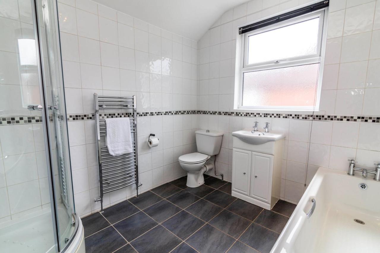De Luxe Short Stays- Trent Bridge Apartment