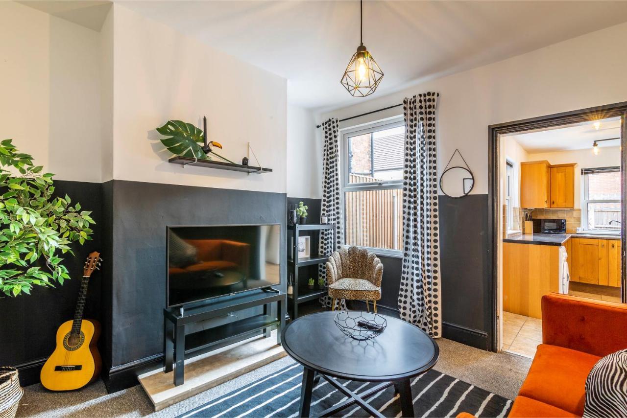 Apartment De Luxe Short Stays- Trent Bridge *