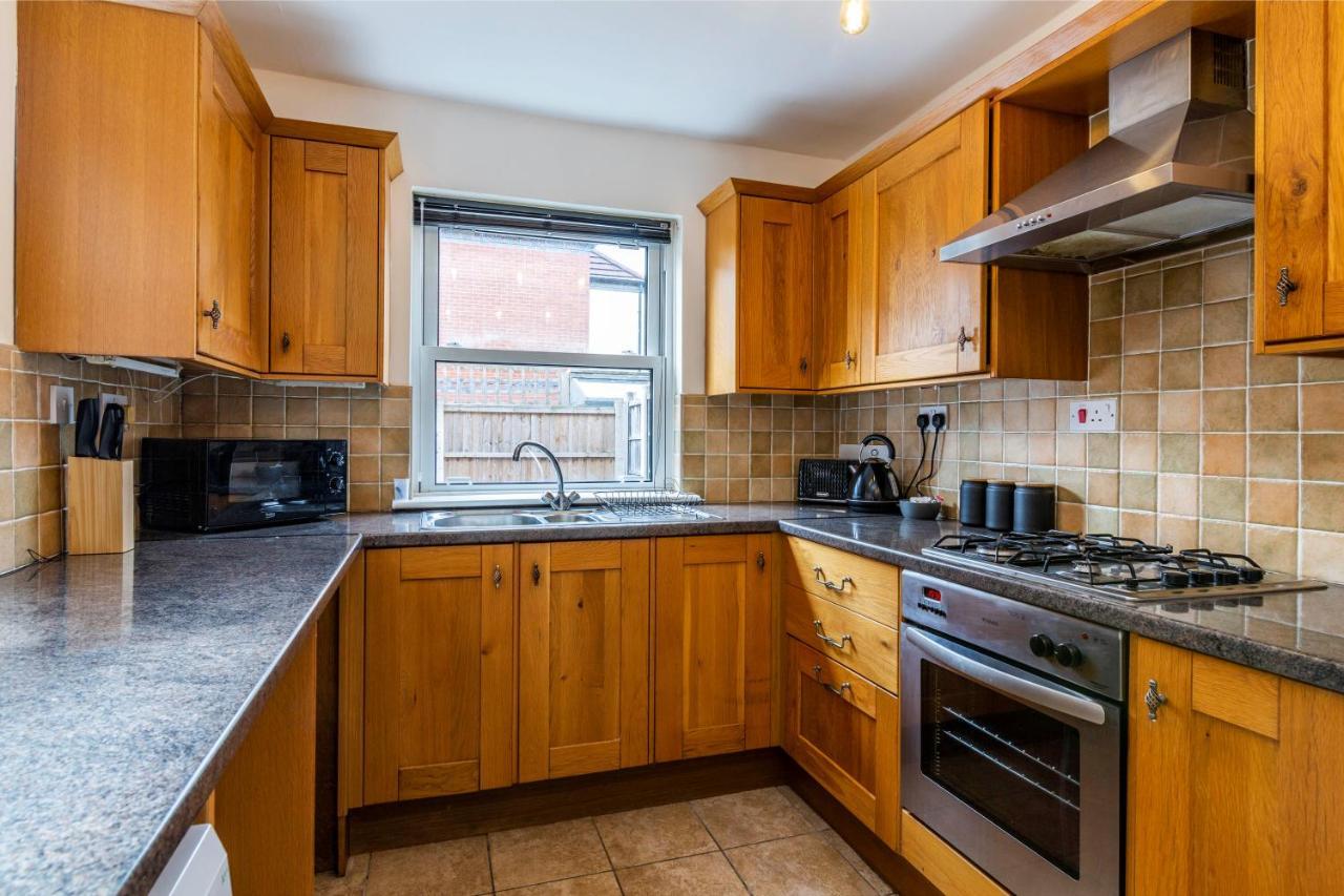 De Luxe Short Stays- Trent Bridge Apartment