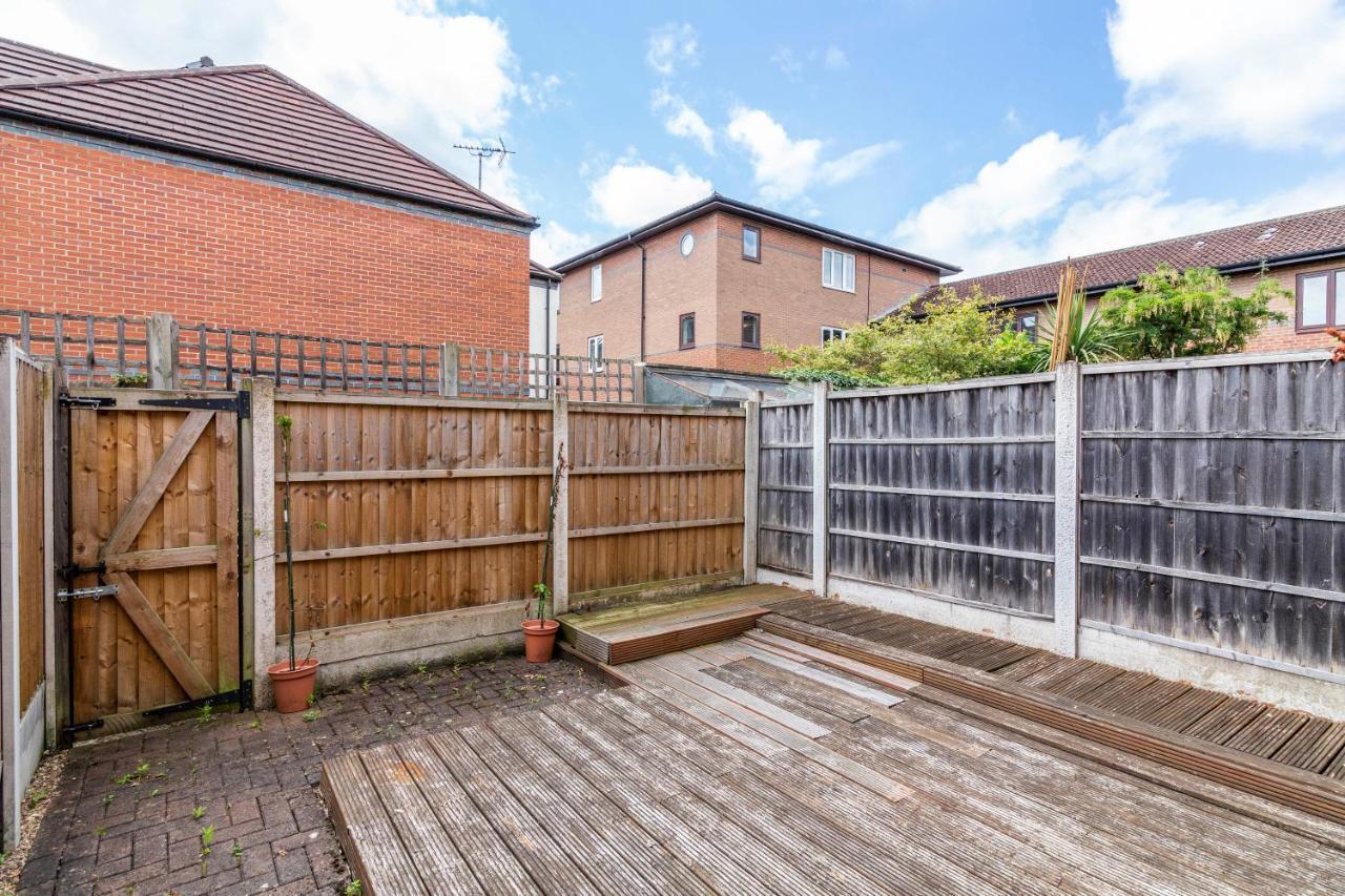 De Luxe Short Stays- Trent Bridge Apartment Nottingham