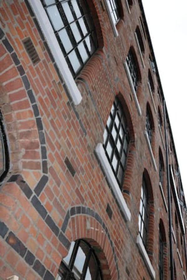 Russell St Suites Aparthotel