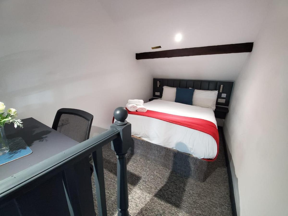 Russell St Suites Aparthotel *
