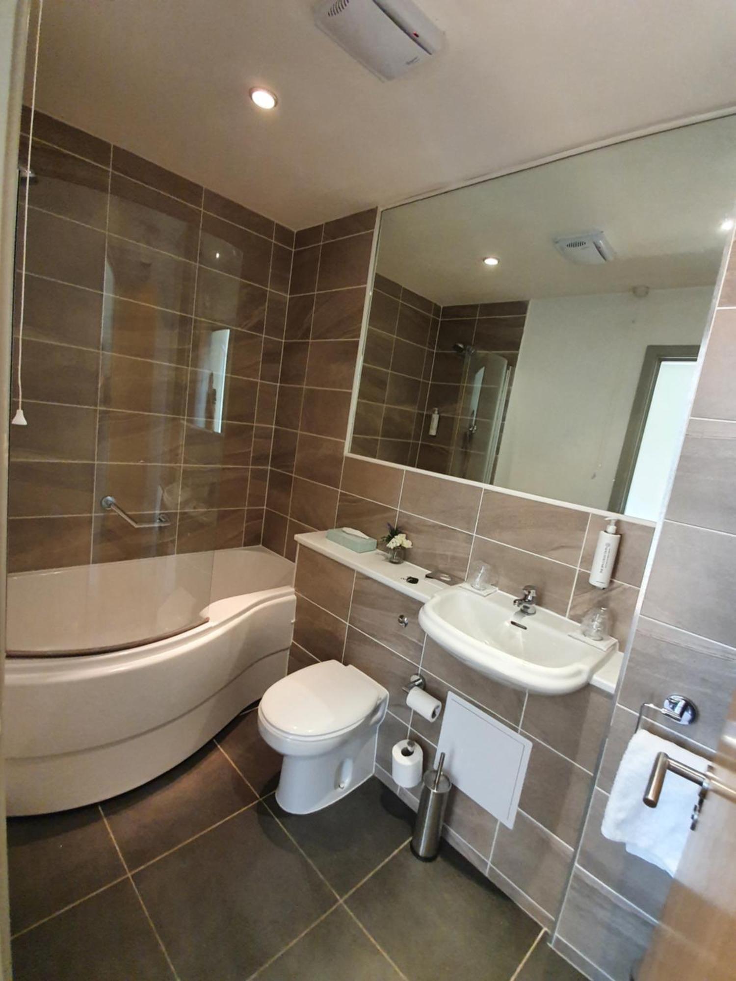 Luxury Centre With Smart Tv And Netflix, Hockley, Nottingham