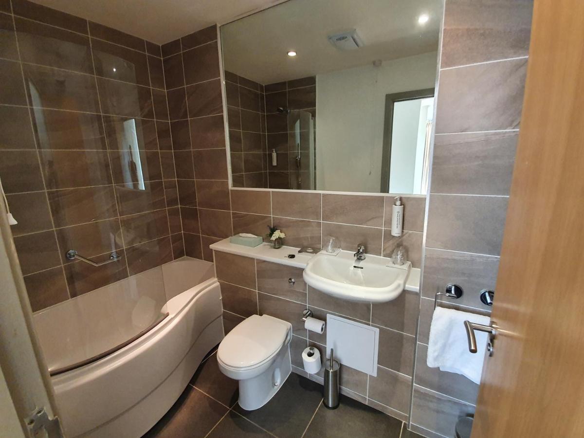Apartment Luxury Centre With Smart Tv And Netflix, Hockley, *