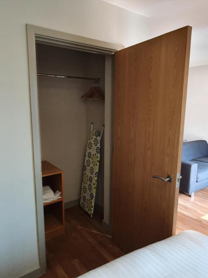 Luxury Centre With Smart Tv And Netflix, Hockley, Apartment *