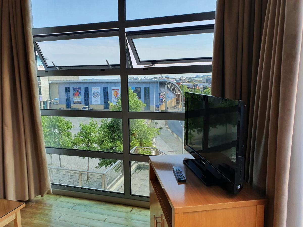 Luxury Centre With Smart Tv And Netflix, Hockley, Apartment