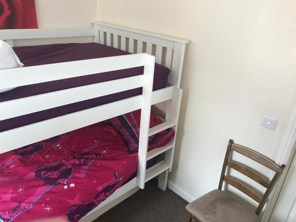 Homestay House Shared, New Build 36 3bedrooms *