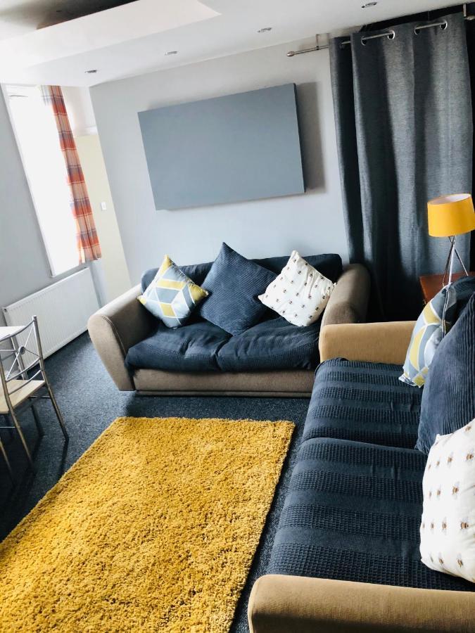 Sherwood Fields - Spacious, Large And Stylish Apartment