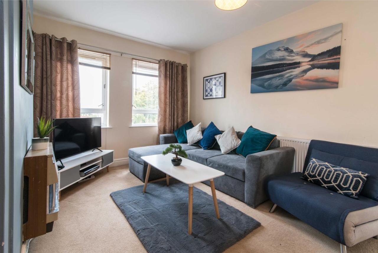 Lambley Court - Light, Open And Inviting Apartment