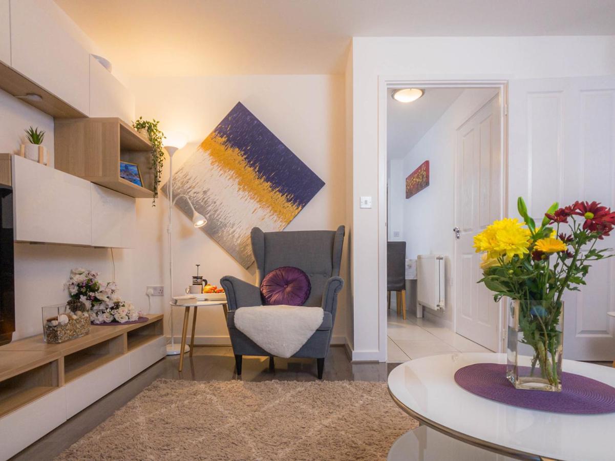 Modern 2 Bed House With Parking And Garden Holiday home Nottingham