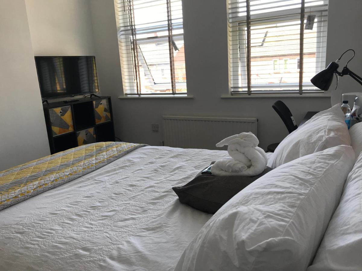 Homestay Cinderhouse Highbury Vale *