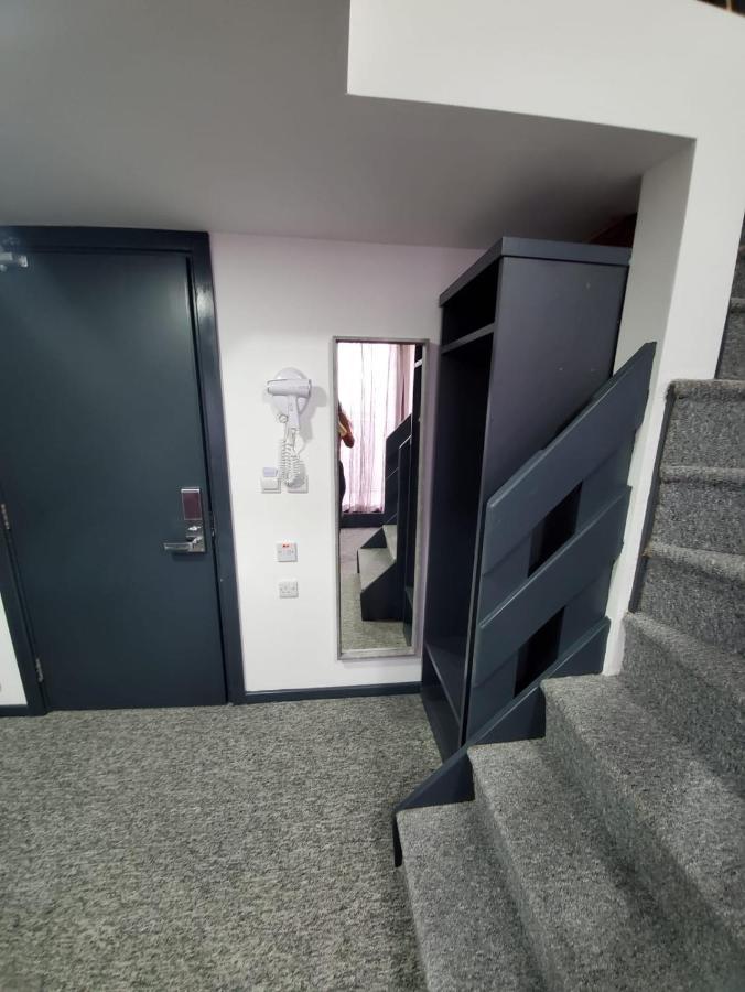 Aparthotel Russell St Suites *