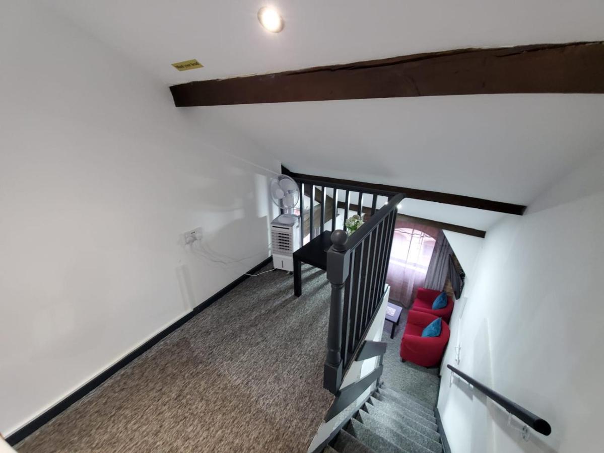 Russell St Suites Aparthotel