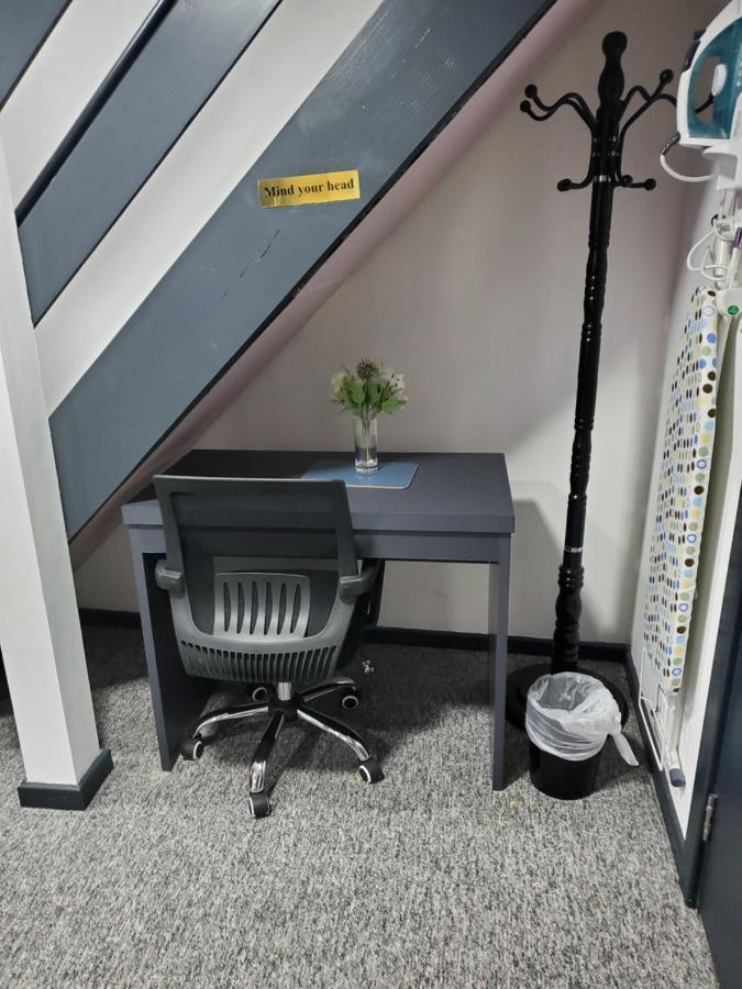 Aparthotel Russell St Suites *