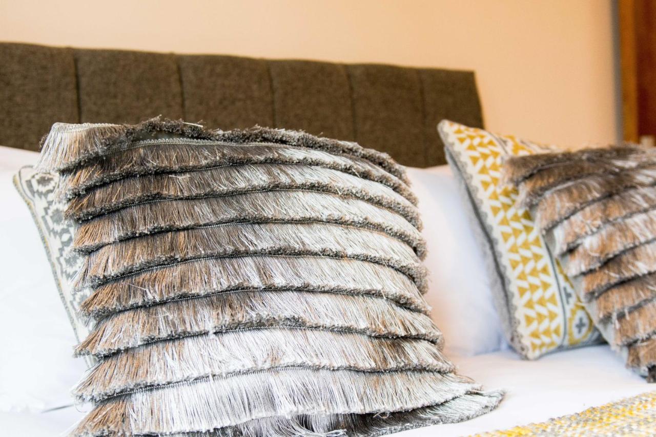 Lambley Court - Light, Open And Inviting Apartment *
